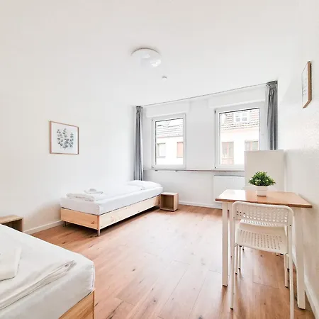 Tolstov - 4 - 25 Min Zur Messe Dus Apartment