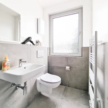 Tolstov - 4 - 25 Min Zur Messe Dus Apartment Krefeld